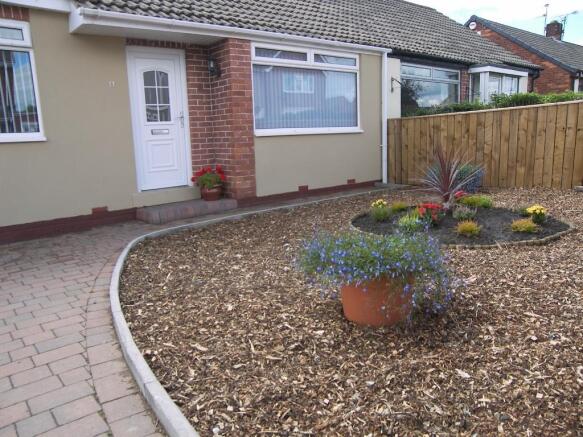 FRONT GARDEN