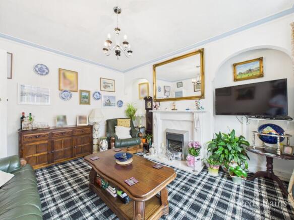 4 bed Semi-Detached for sale Image 12