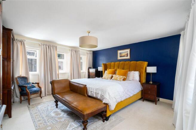 4 bed Detached for sale Image 5
