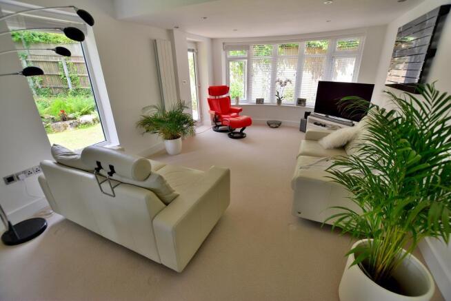 Lounge/dining room