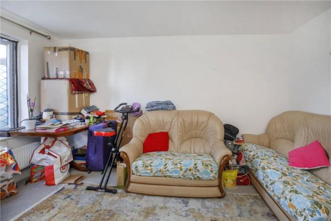 3 bed Semi-Detached to rent Image 6