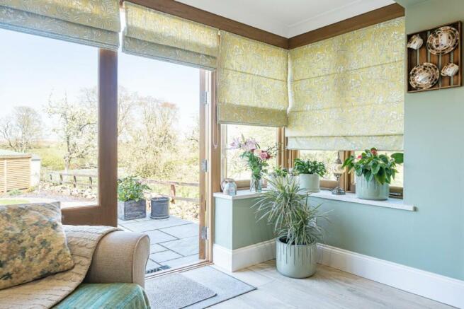 KITCHEN BREAKFAST ROOM