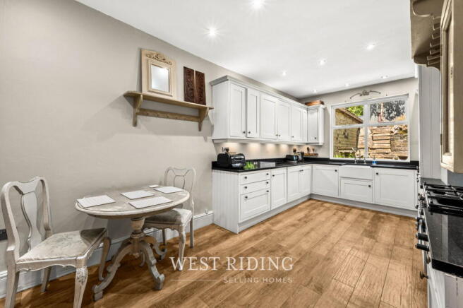 3 bed Terraced for sale Image 11