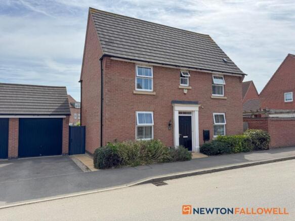 3-bed detached on Johnsons Road, Fernwood, NG24, £260,000