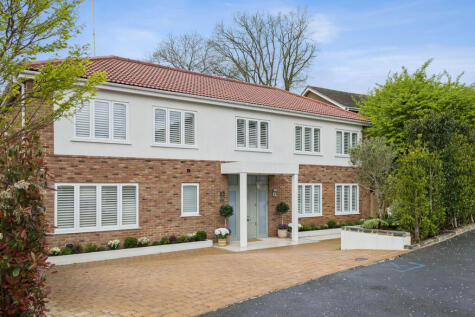 Bramble Rise, Cobham, KT11