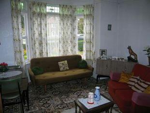 Bedroom Six / Lounge