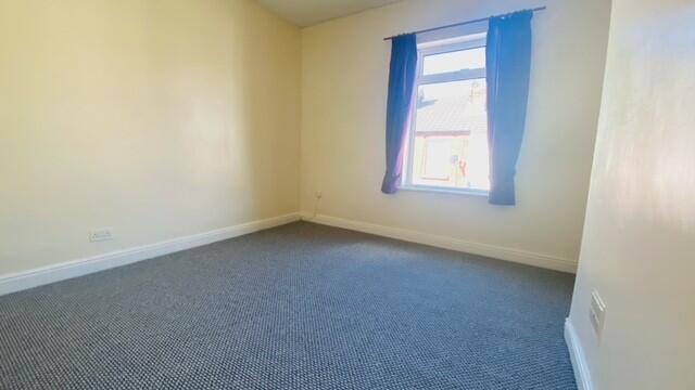 2 bed House to rent Image 4