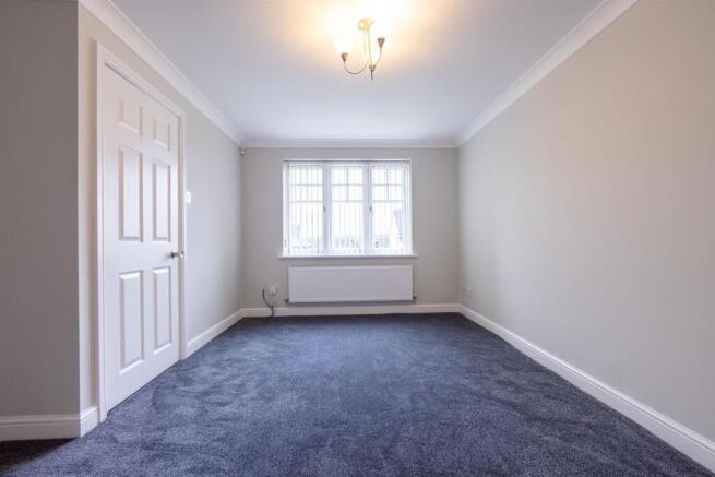 3 bed Semi-Detached to rent Image 5