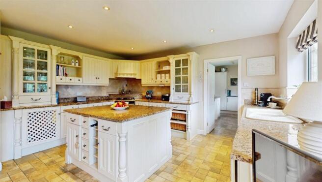 4 bed Detached for sale Image 5