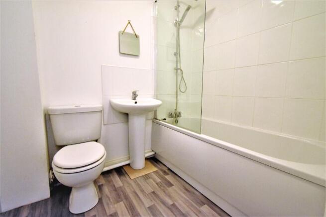 2 bed Flat to rent Image 7