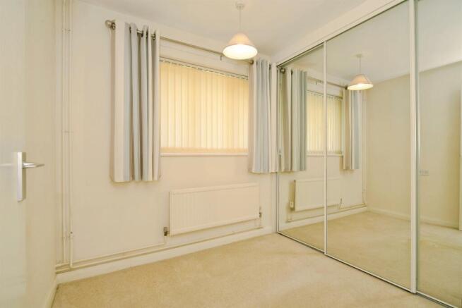 2 bed Semi-Detached Bungalow for sale Image 8