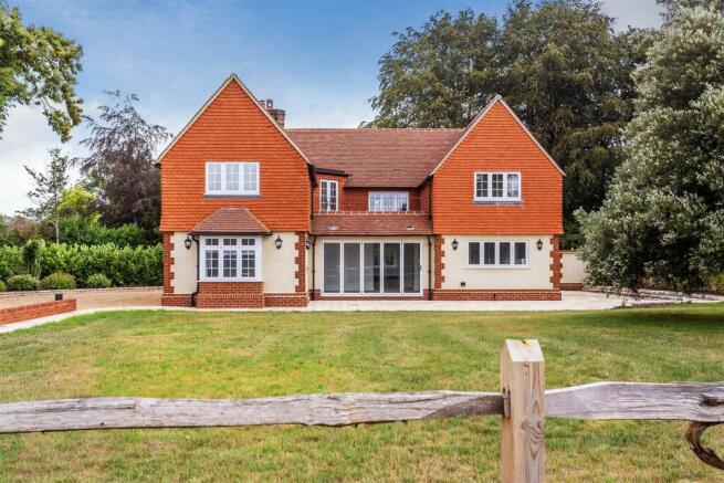 house. Partnership Shere