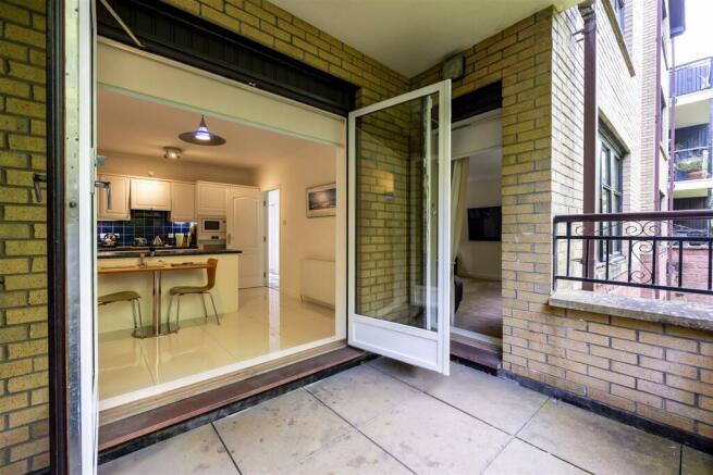 7_MILLERSNEUK_COURT_LENZIE_005.JPG