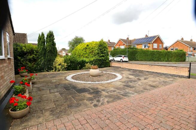 Front garden.jpg