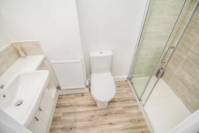 Master Bedroom En-suite.