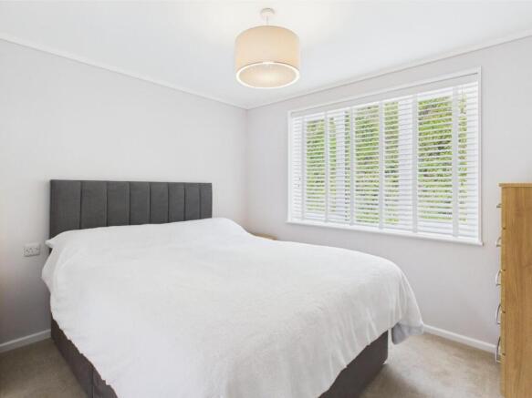 2 bed Park Home for sale Image 8