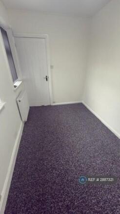 4 bed Terraced to rent Image 5
