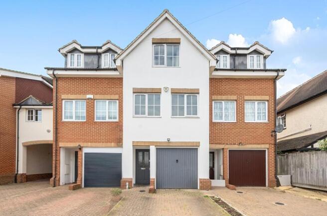 Davidson Frost-Wellings, DFW, HA7, Uppingham Avenu
