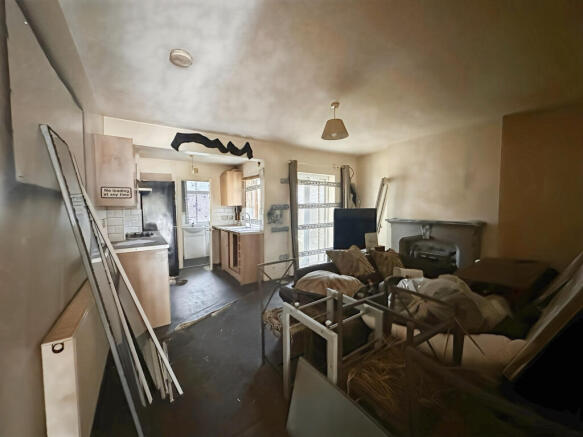 1 bed Ground Flat for sale Image 4