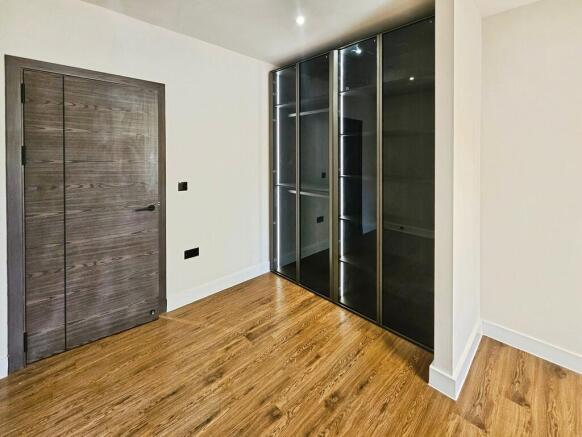 2 bed Apartment to rent Image 8