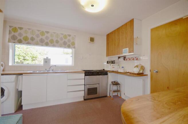 Kitchen 1.jpg