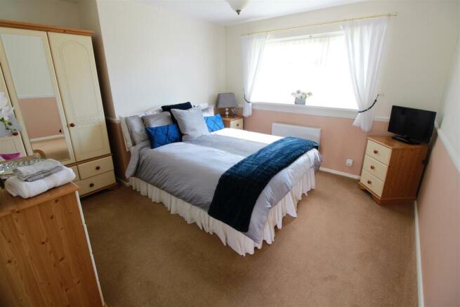 Bed Room 1 a.jpg