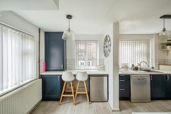 3 bed Semi-Detached for sale Image 6