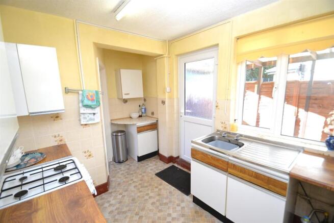 Kitchen 1.JPG