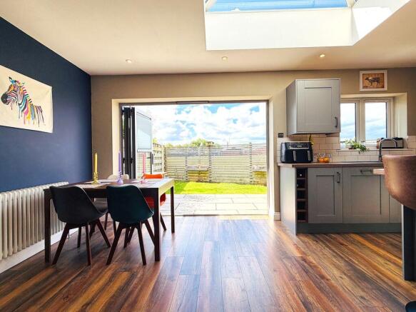 2 bed Semi-Detached for sale Image 10