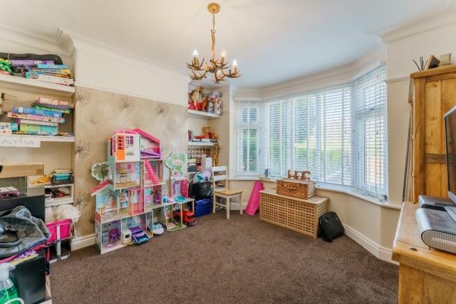 5 bed Semi-Detached for sale Image 10