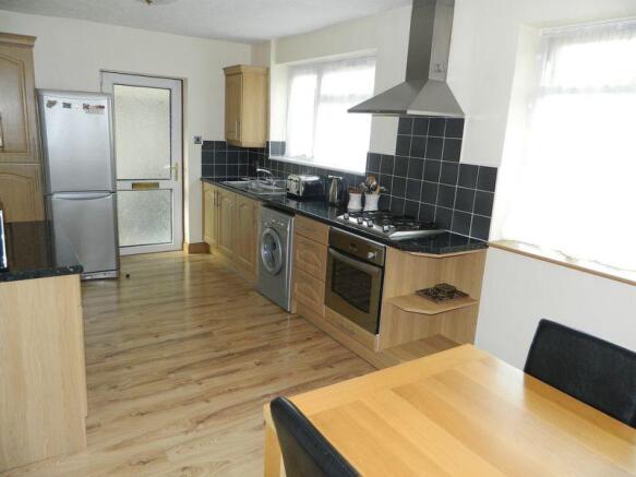 Kitchen Pic 1