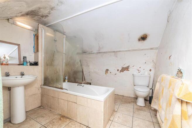 4 bed Terraced for sale Image 7