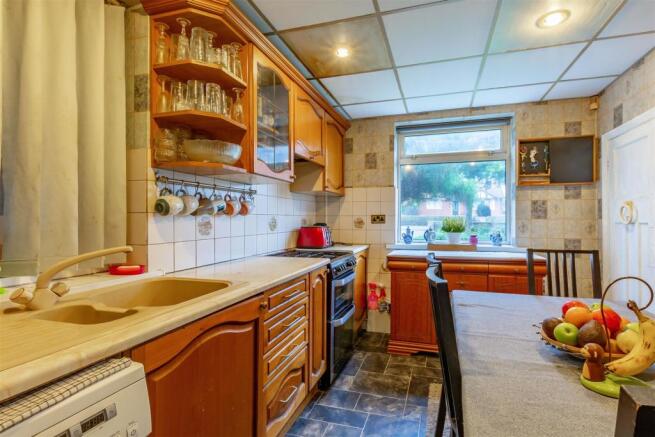 Kitchen_1-HDR copy.jpg