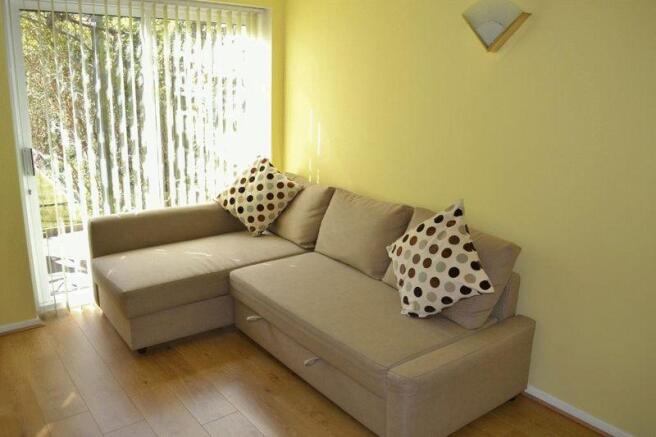 Bedroom 4 / fa...