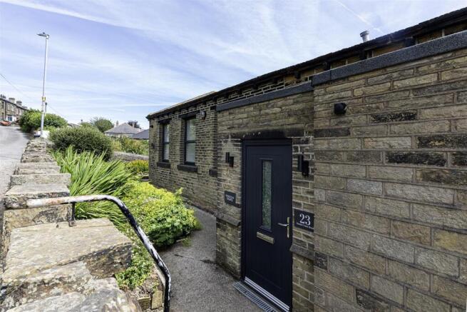 4 bed Detached for sale Image 5
