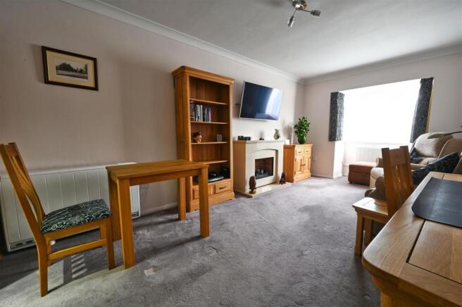 Lounge / Dining Room