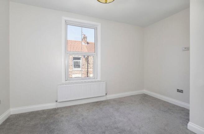 2 bed Terraced to rent Image 11