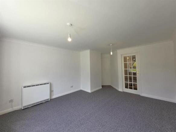 2 bed Apartment for sale Image 4