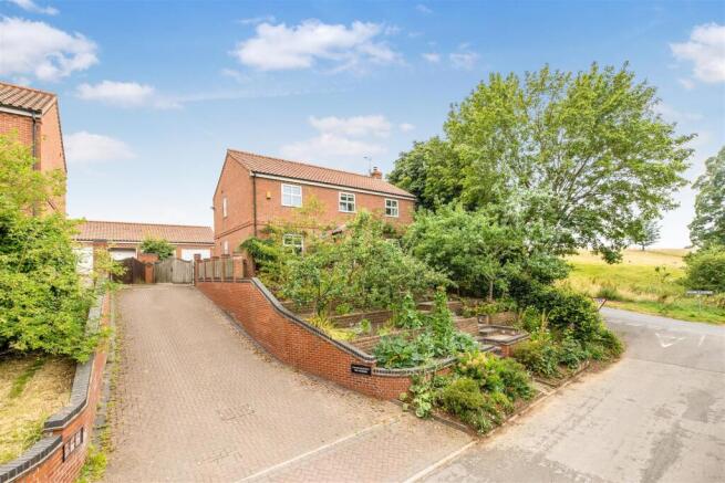 4 bed Detached for sale Image 5