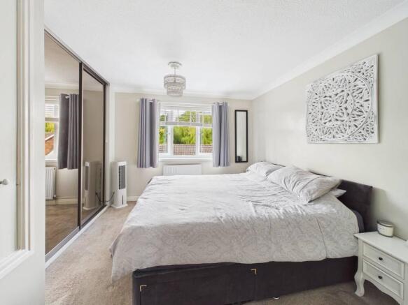 3 bed Semi-Detached for sale Image 9