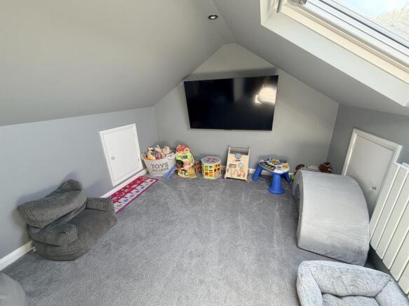 3 bed Terraced for sale Image 10