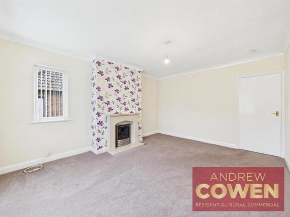 2 bed Semi-Detached Bungalow for sale Image 9