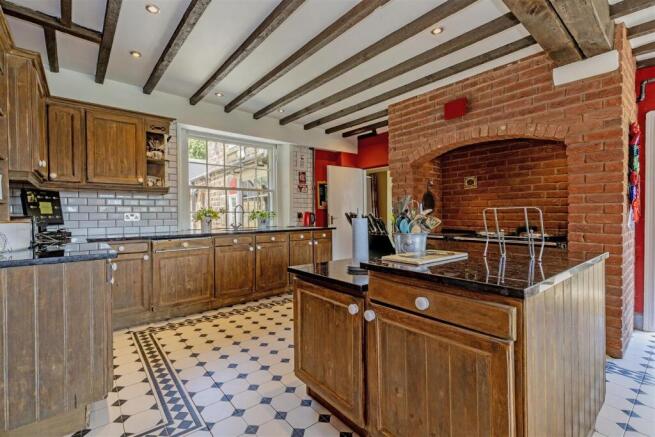 Kitchen/ Breakfast Room-21.9"x15'6"/6.63m x 4.72m