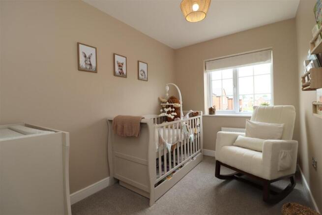 3 bed Semi-Detached for sale Image 8