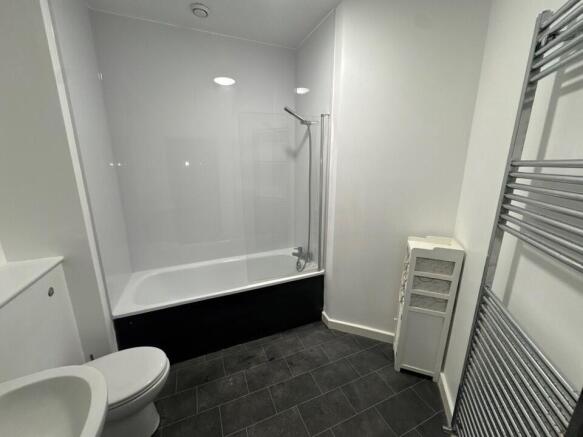 5 bed Flat to rent Image 7