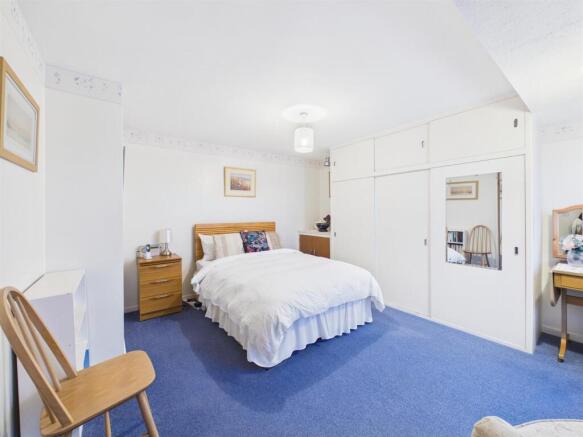 3 bed Semi-Detached for sale Image 10