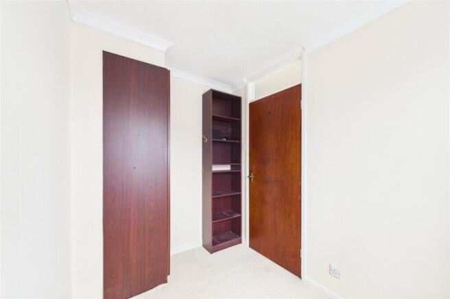 2 bed Flat for sale Image 10