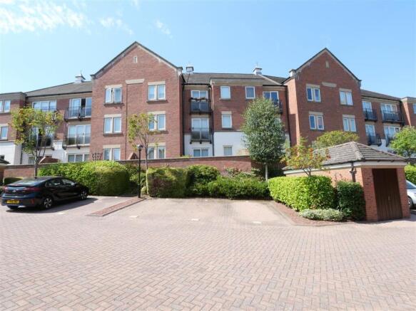 2 bed Apartment for sale Image 12