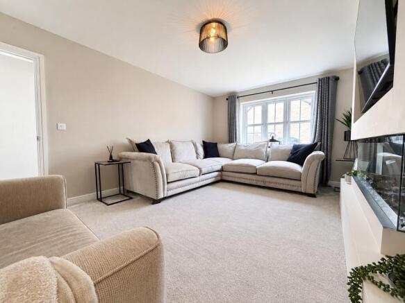 4 bed Detached for sale Image 4