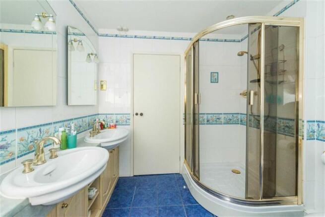 Excellent En-Suite B